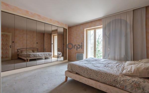 Maison à vendre    7 pièces • 218,75 m2 Joinville-le-Pont