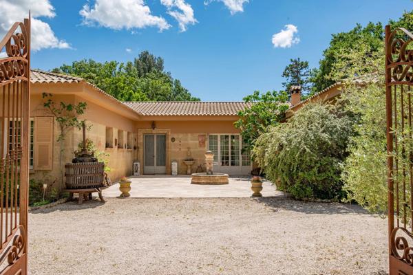 Vente Maison de luxe Aix-en-Provence 7 Pièces 290 m²