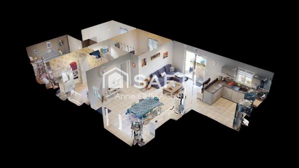 A découvrir sans tarder : charmante maison lumineuse avec garage et jardin clos.