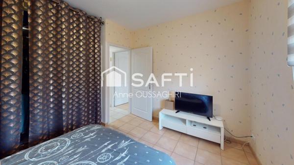 A découvrir sans tarder : charmante maison lumineuse avec garage et jardin clos.