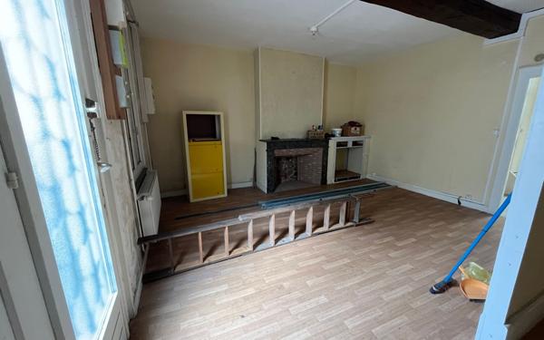 Maison à vendre    2 pièces •  Laon