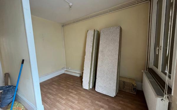 Maison à vendre    2 pièces •  Laon