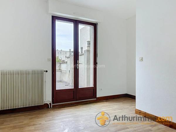 Location                                                      Appartement
                        
                     4 pièces                      77 m2                     à Reims