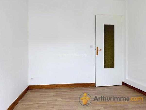 Location                                                      Appartement
                        
                     4 pièces                      77 m2                     à Reims