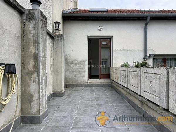 Location                                                      Appartement
                        
                     4 pièces                      77 m2                     à Reims