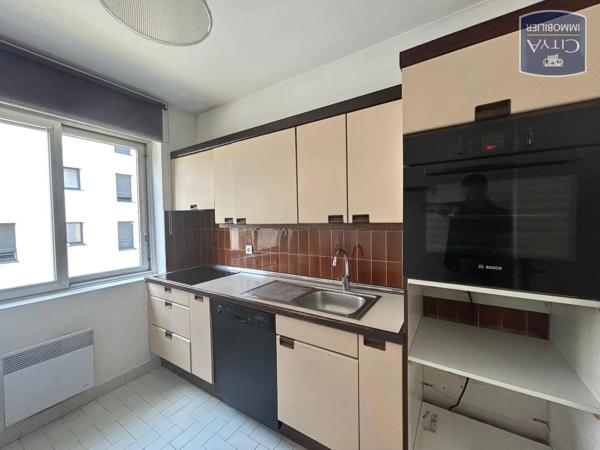 Appartement à louer 3 pièces 83.65m² Chambéry (73000)