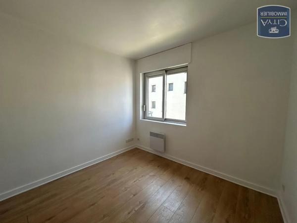 Appartement à louer 3 pièces 83.65m² Chambéry (73000)