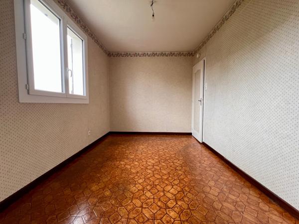 Maison de plain Pied Proche Commodités- 4 Chambres possibles Actuellement 2