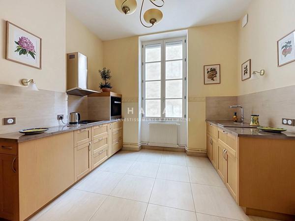 T3 DE CHARME – 83M² AVEC ASCENSEUR – SECTEUR AINAY / CARNOT - EMPLACEMENT EXCEPTIONNEL
