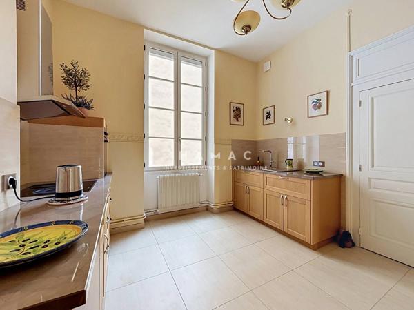 T3 DE CHARME – 83M² AVEC ASCENSEUR – SECTEUR AINAY / CARNOT - EMPLACEMENT EXCEPTIONNEL
