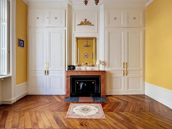 T3 DE CHARME – 83M² AVEC ASCENSEUR – SECTEUR AINAY / CARNOT - EMPLACEMENT EXCEPTIONNEL