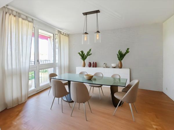Appartement F5 traversant de 100 m2 utiles + CAVE + PARKING + 2 BALCONS au 3 ème et dernier étage