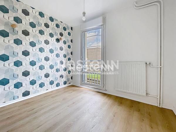 A vendre appartement Fontenay Le Fleury 2 pièce(s) avec cave et parking .