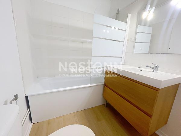 A vendre appartement Fontenay Le Fleury 2 pièce(s) avec cave et parking .