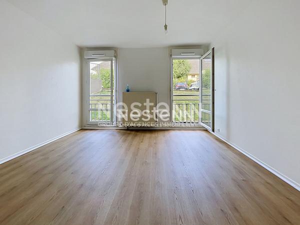 A vendre appartement Fontenay Le Fleury 2 pièce(s) avec cave et parking .