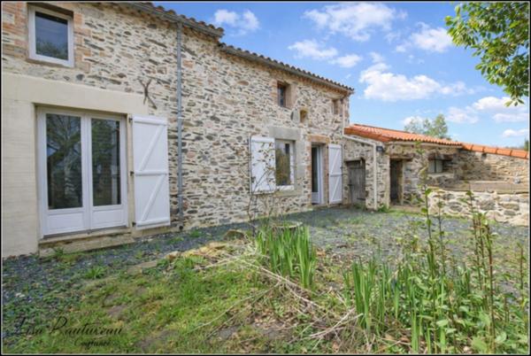 Maison à vendre 5 pièces MONTAIGU VENDEE (85)