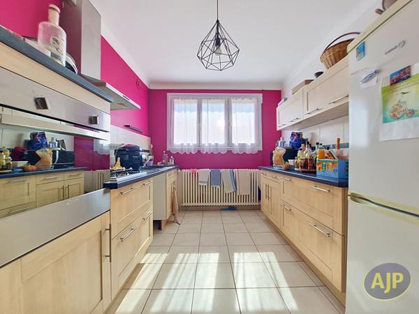 Maison à vendre La Roche Sur Yon - 4 pièces, 96m² avec 3 chambre(s) à 233 200€ - AJP Immobilier La Roche-sur-Yon