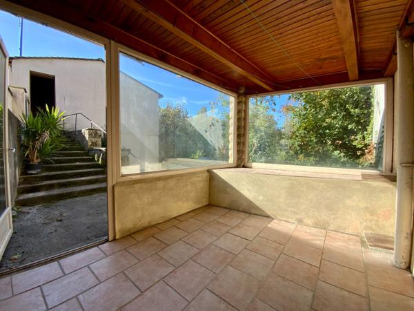 Maison dans Jonzac avec garage et jardin