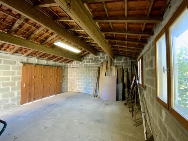 Maison dans Jonzac avec garage et jardin