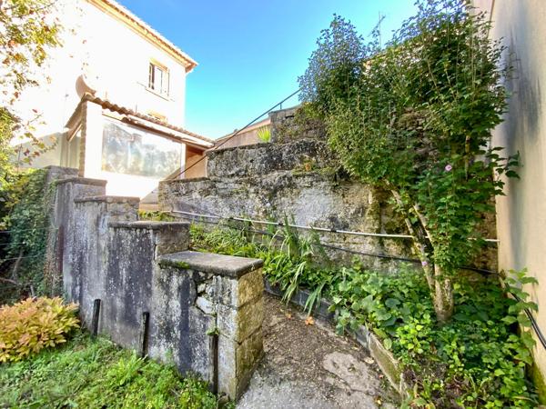 Maison dans Jonzac avec garage et jardin