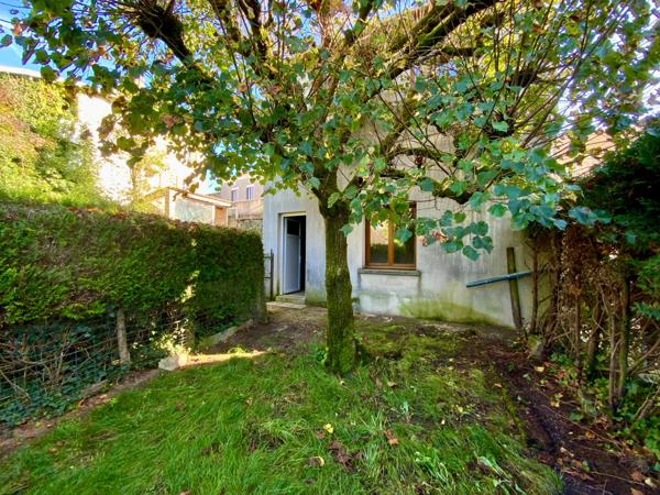 Maison dans Jonzac avec garage et jardin
