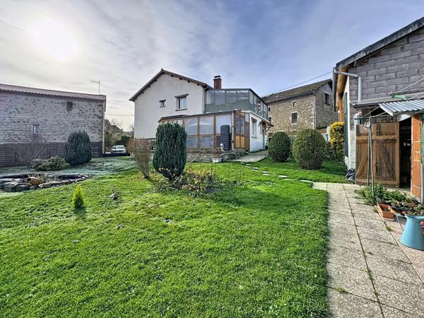 La Chapelle-Agnon (63590) Viager occupé par Monsieur 75 ans et Madame 73 ans - Jolie maison rénovée avec jardin et garage
