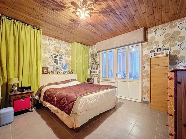 La Chapelle-Agnon (63590) Viager occupé par Monsieur 75 ans et Madame 73 ans - Jolie maison rénovée avec jardin et garage