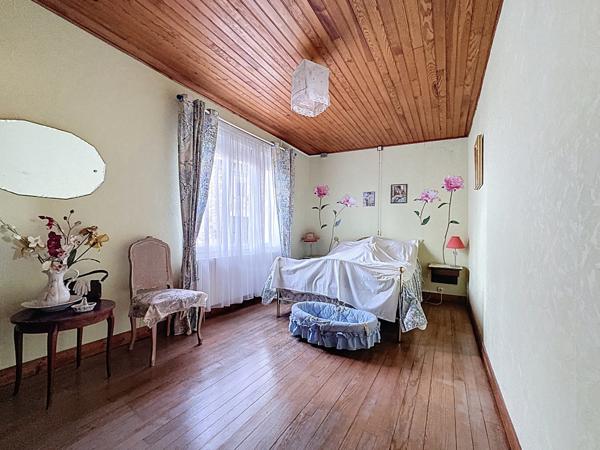 La Chapelle-Agnon (63590) Viager occupé par Monsieur 75 ans et Madame 73 ans - Jolie maison rénovée avec jardin et garage