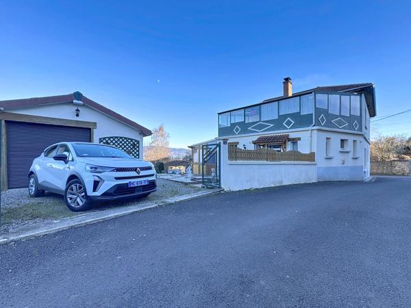 La Chapelle-Agnon (63590) Viager occupé par Monsieur 75 ans et Madame 73 ans - Jolie maison rénovée avec jardin et garage