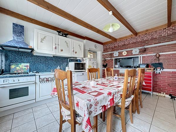 La Chapelle-Agnon (63590) Viager occupé par Monsieur 75 ans et Madame 73 ans - Jolie maison rénovée avec jardin et garage