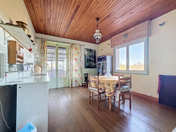 La Chapelle-Agnon (63590) Viager occupé par Monsieur 75 ans et Madame 73 ans - Jolie maison rénovée avec jardin et garage