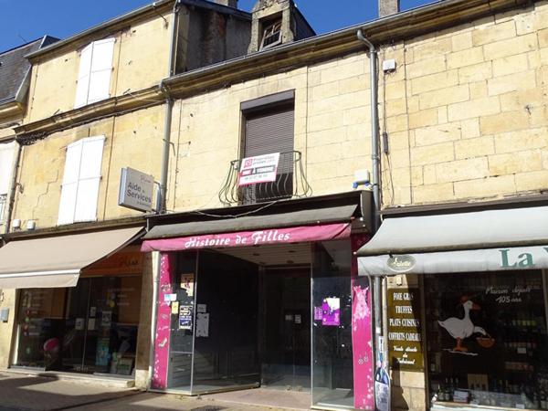 Immeuble Montignac Lascaux 7 pièce(s) 169 m2