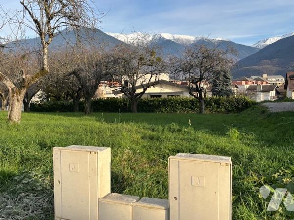 EXCLUSIVITE : ALBERTVILLE - TERRAIN 688 M² - VIABILISE - CALME