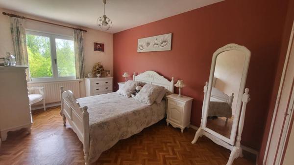 Traditionnelle au calme - 3 chambres - garage - jardin vue dégagée - 98 m²