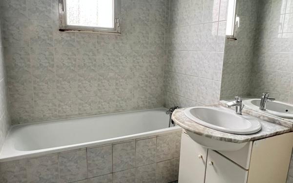 Maison à vendre    2 pièces • 89,88 m2 Carhaix-Plouguer