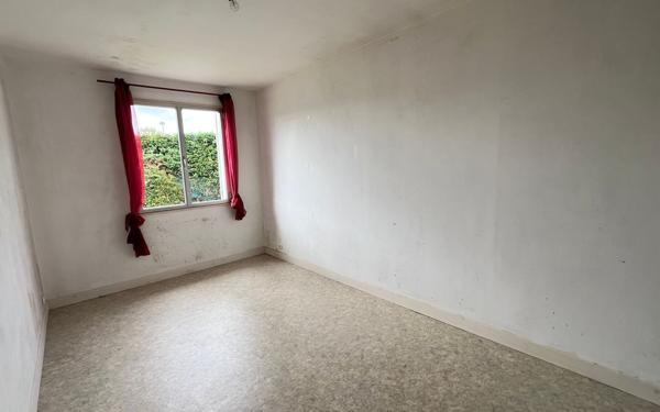 Maison à vendre    2 pièces • 89,88 m2 Carhaix-Plouguer