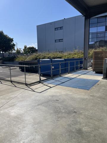 Le Mans (72000) SOMPTUEUX BATIMENT INDUSTRIEL QUAIS NIVELEURS SOUS AVENT DE DECHARGEMENT