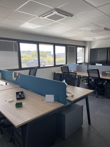 Le Mans (72000) SOMPTUEUX BATIMENT INDUSTRIEL QUAIS NIVELEURS SOUS AVENT DE DECHARGEMENT