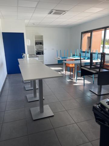 Le Mans (72000) SOMPTUEUX BATIMENT INDUSTRIEL QUAIS NIVELEURS SOUS AVENT DE DECHARGEMENT