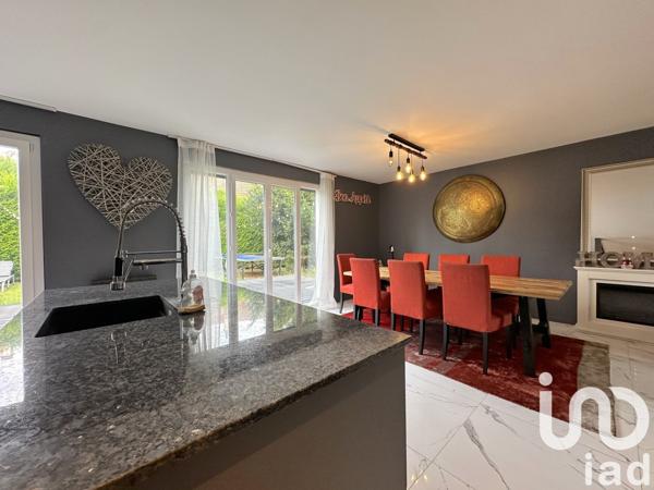 Maison 5 pièces de 140 m² à La Chapelle-en-Serval (60520)