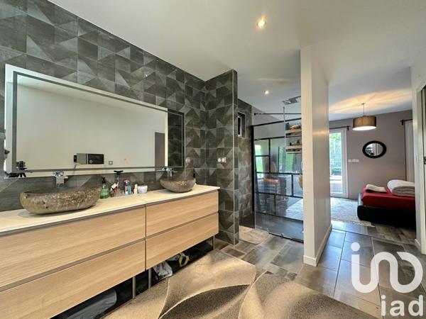 Maison 5 pièces de 140 m² à La Chapelle-en-Serval (60520)