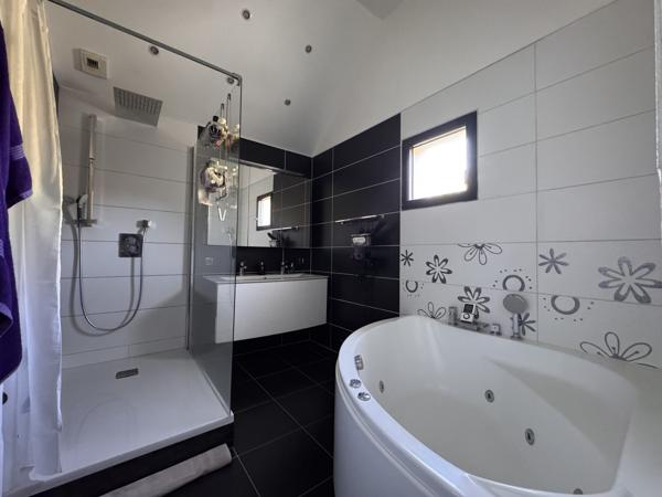 À vendre - Maison contemporaine, 5 pièces située à Honfleur (14600)