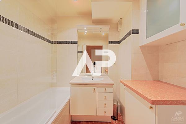 Appartement Rueil Malmaison 2 pièce(s) 59.82 m² 365 000 € ** - Référence 19760