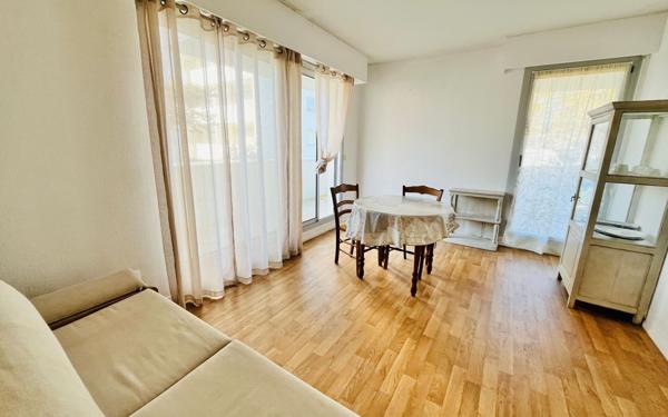 Appartement à vendre    1 pièce •  Royan