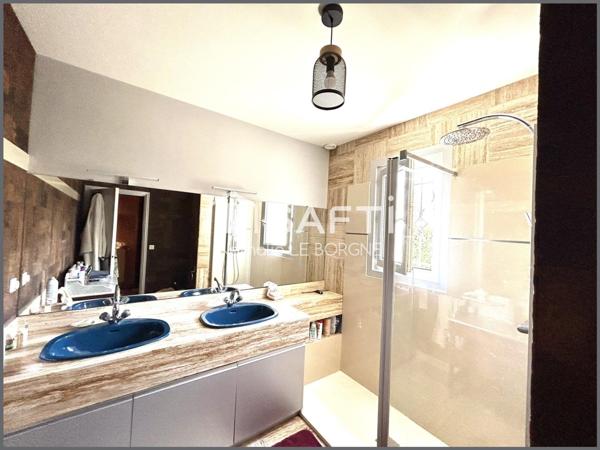 Belle traditionnelle sur sous sol avec vue panoramique