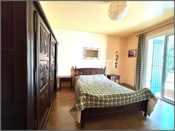 Belle traditionnelle sur sous sol avec vue panoramique