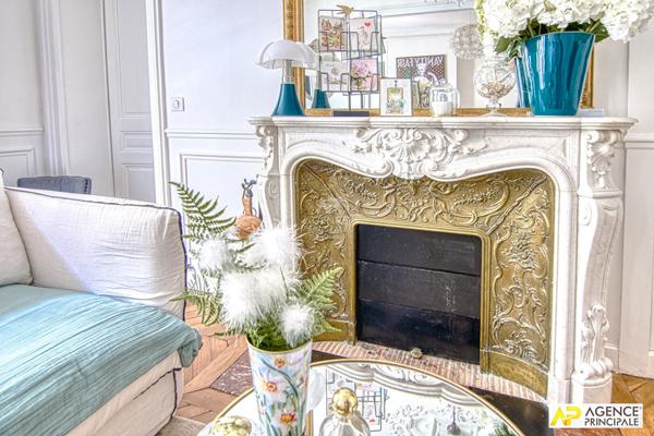 Versailles Notre-Dame Appartement 4 pièces 86 m² carrez situé au 1er étage avec ascenseur, chambre de service de 15m² carrez en supplément et cave €998 000 ** - Référence 25556