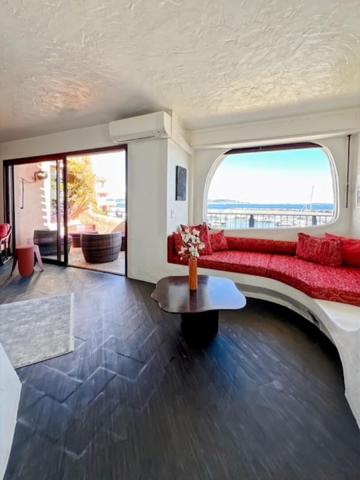 À vendre 2 Pieces vue Mer panoramique Port  la galère