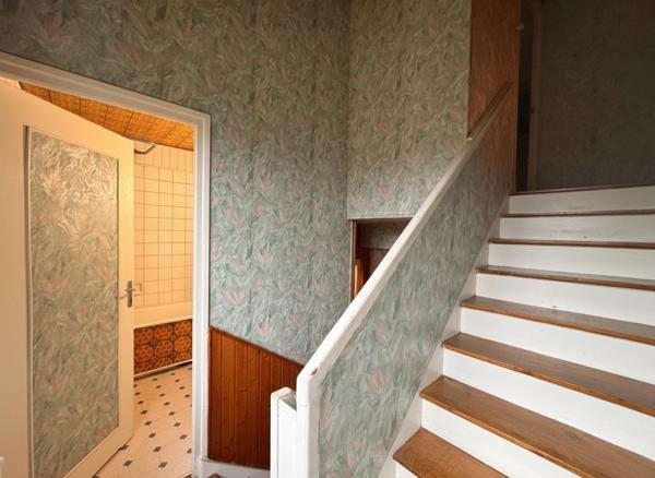 Cantebonne – Maison mitoyenne d’un côté avec jardin