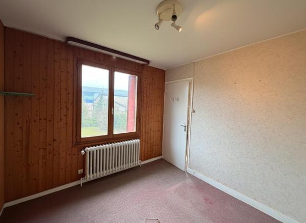 Cantebonne – Maison mitoyenne d’un côté avec jardin